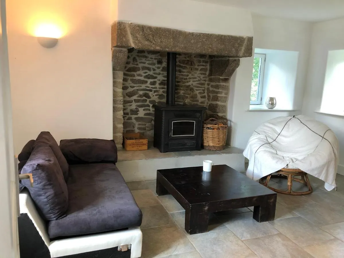 Bed and Breakfast Manoir De Botcol Saint-Nicolas-du-Pélem 0*,  Francia